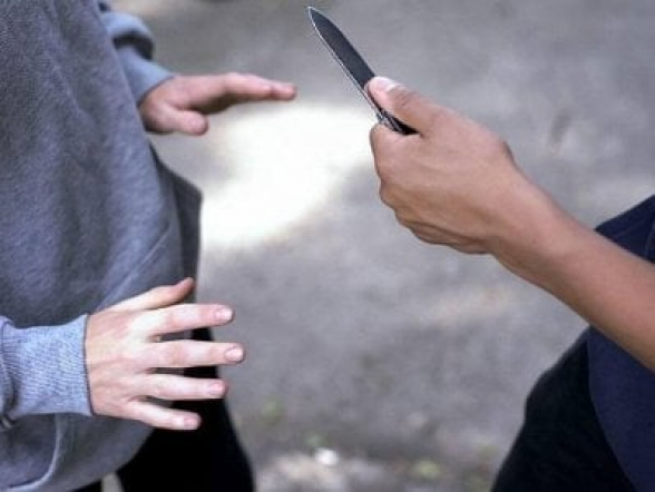 Վեճ ու դանակահարություն Խուդյակովի փողոցի տներից մեկի մոտ. վնասվածք պատճառած երիտասարդը հայտնաբերվել և ձերբակալվել է